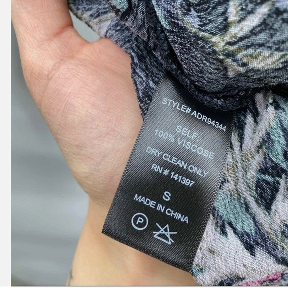 ASTR THE LABEL Black floral long sleeve dress size Small - Picture 7 of 9